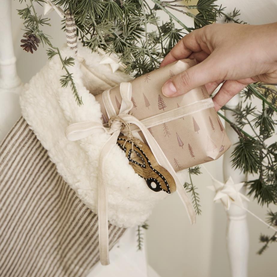 Weihnachtsstrumpf braun/weiß gestreift mit Rand aus Kunstpelz